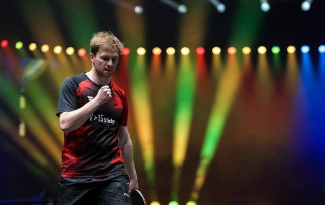 一个进攻机 一个进攻机