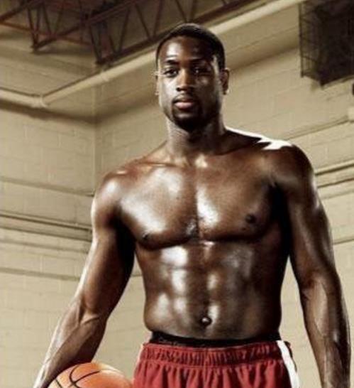 边锋外拉牵 边锋外拉牵